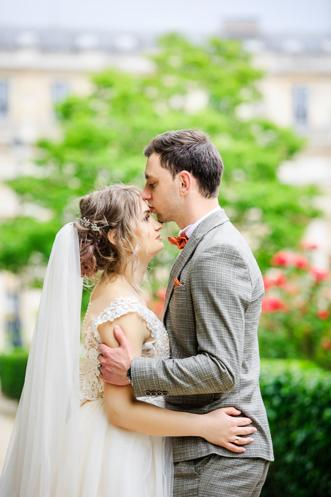 Paris wedding photos by photographer Alex 26