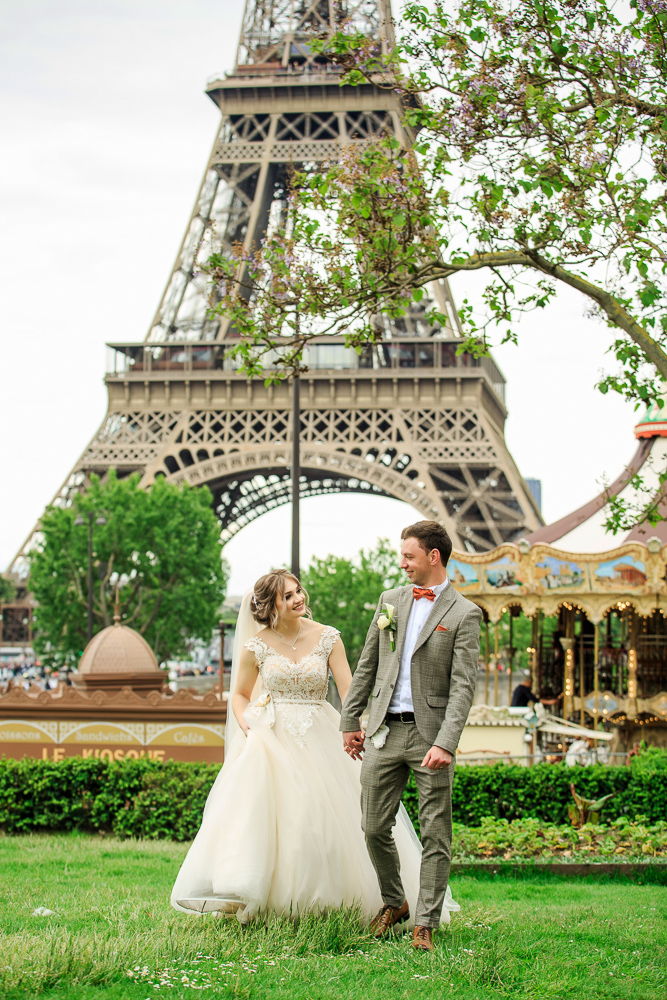 Paris wedding photos by photographer Alex 2