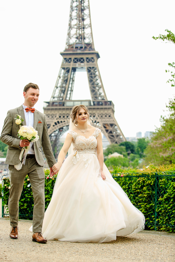 Paris wedding photos by photographer Alex 4