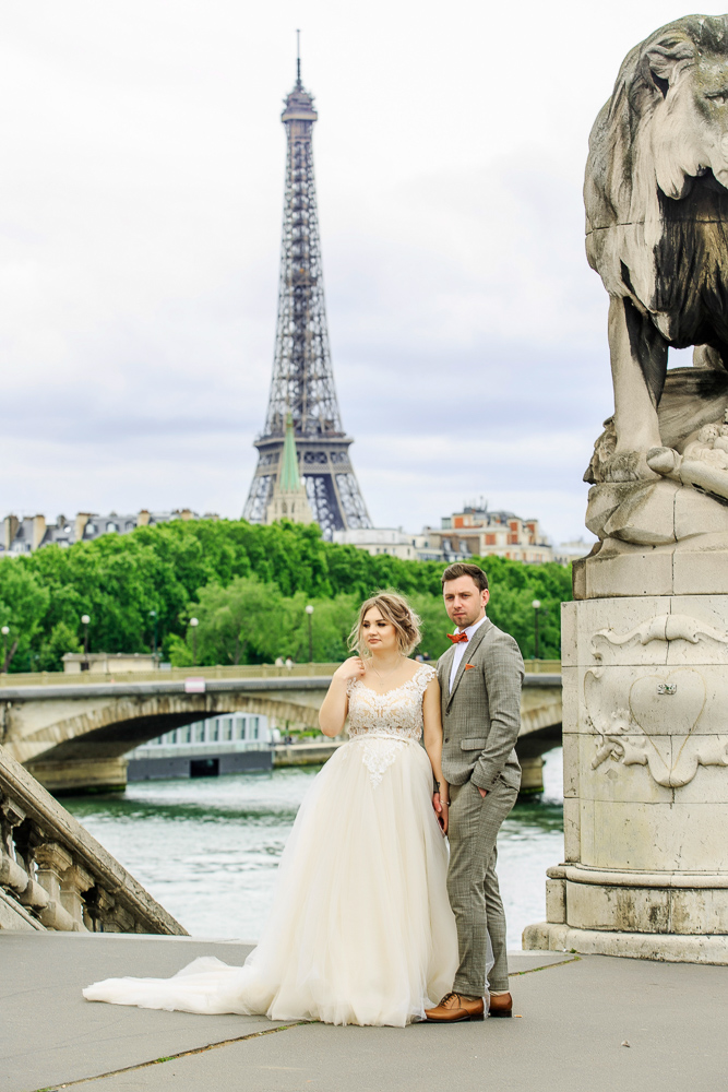 Paris wedding photos by photographer Alex 51