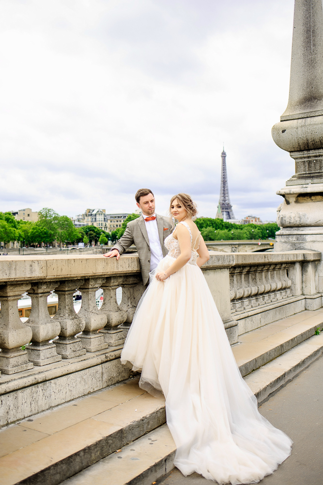 Paris wedding photos by photographer Alex 53