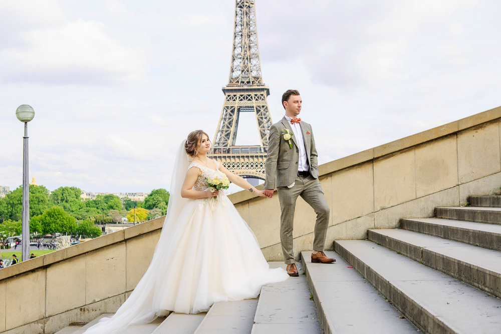 Paris wedding photos by photographer Alex 5