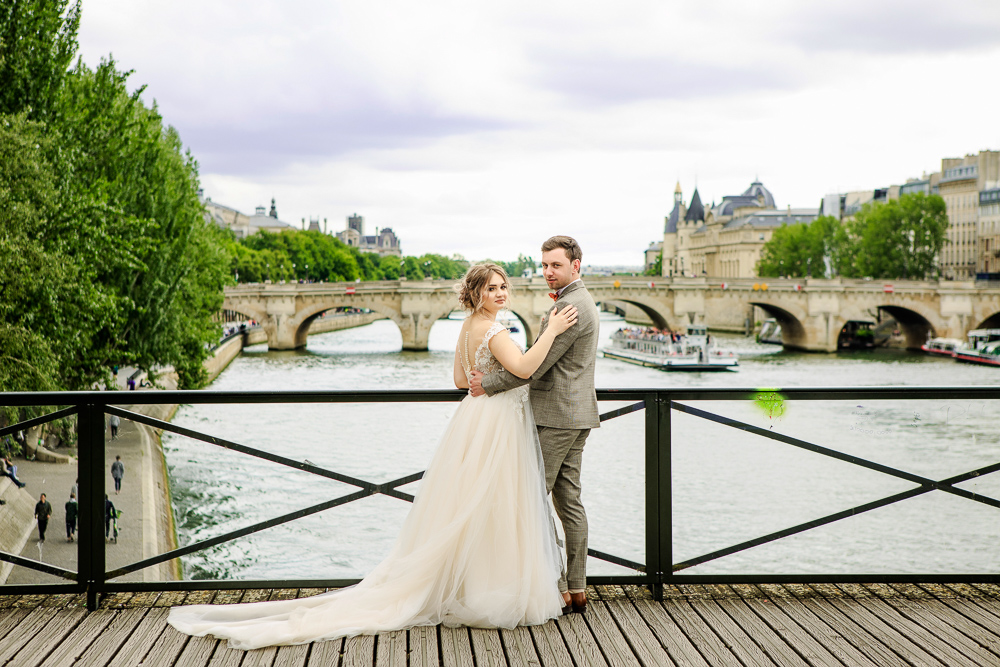 Paris wedding photos by photographer Alex 62