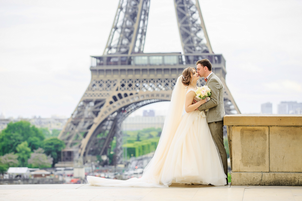 Paris wedding photos by photographer Alex 7