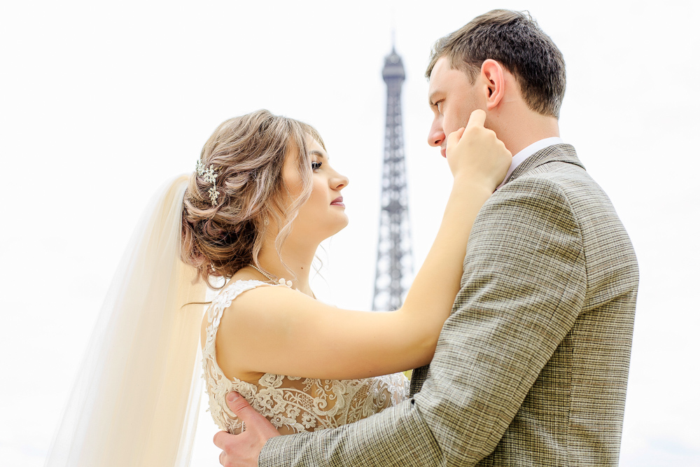 Paris wedding photos by photographer Alex 9