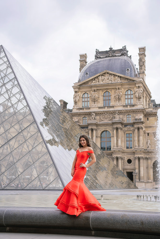 Quinceanera portraits in Paris with The Paris Photographer