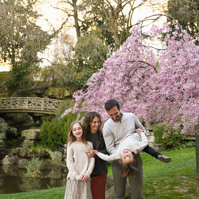 Spring family photoshoot by Irene