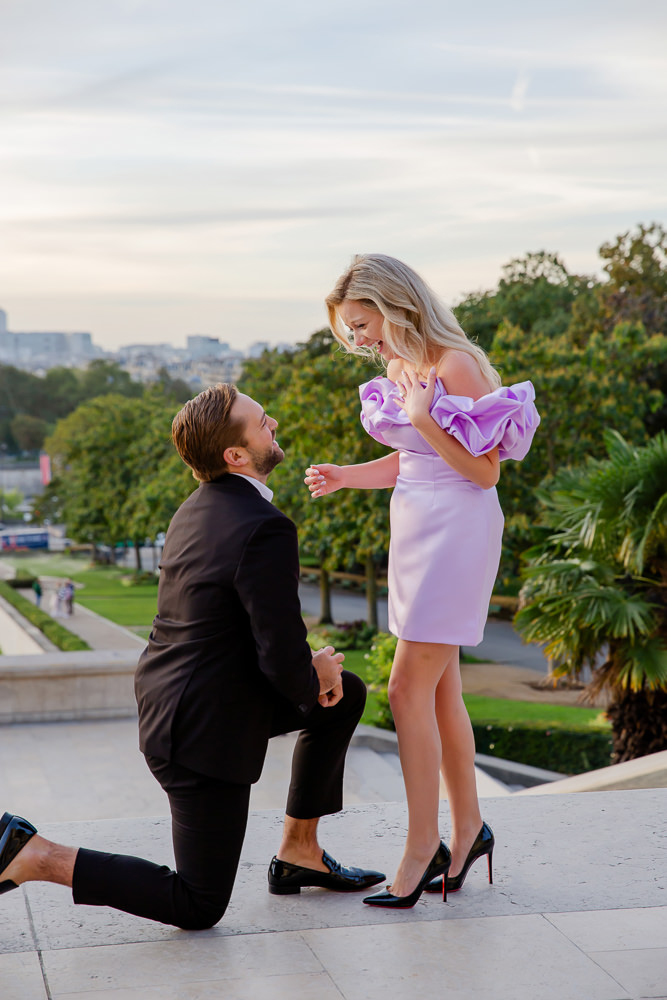 Surprise-proposal-by-the-Eiffel-Tower-with-Alex-3.jpg