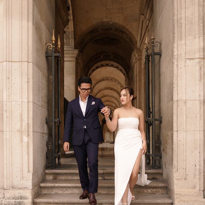Wedding photoshoot in Paris a Louvre Museum by The Paris Photographer